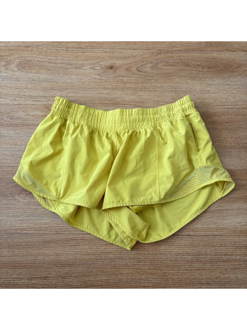 Lululemon Athletic Hotty Hot LR Lined Short II 2.5” Soleil Yellow Women’s Sz 10